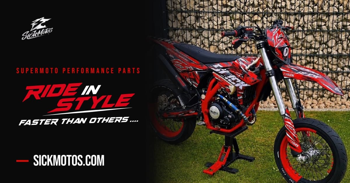 SickMotos: Supermoto mit rotem Dekor-Kit und roten Felgen